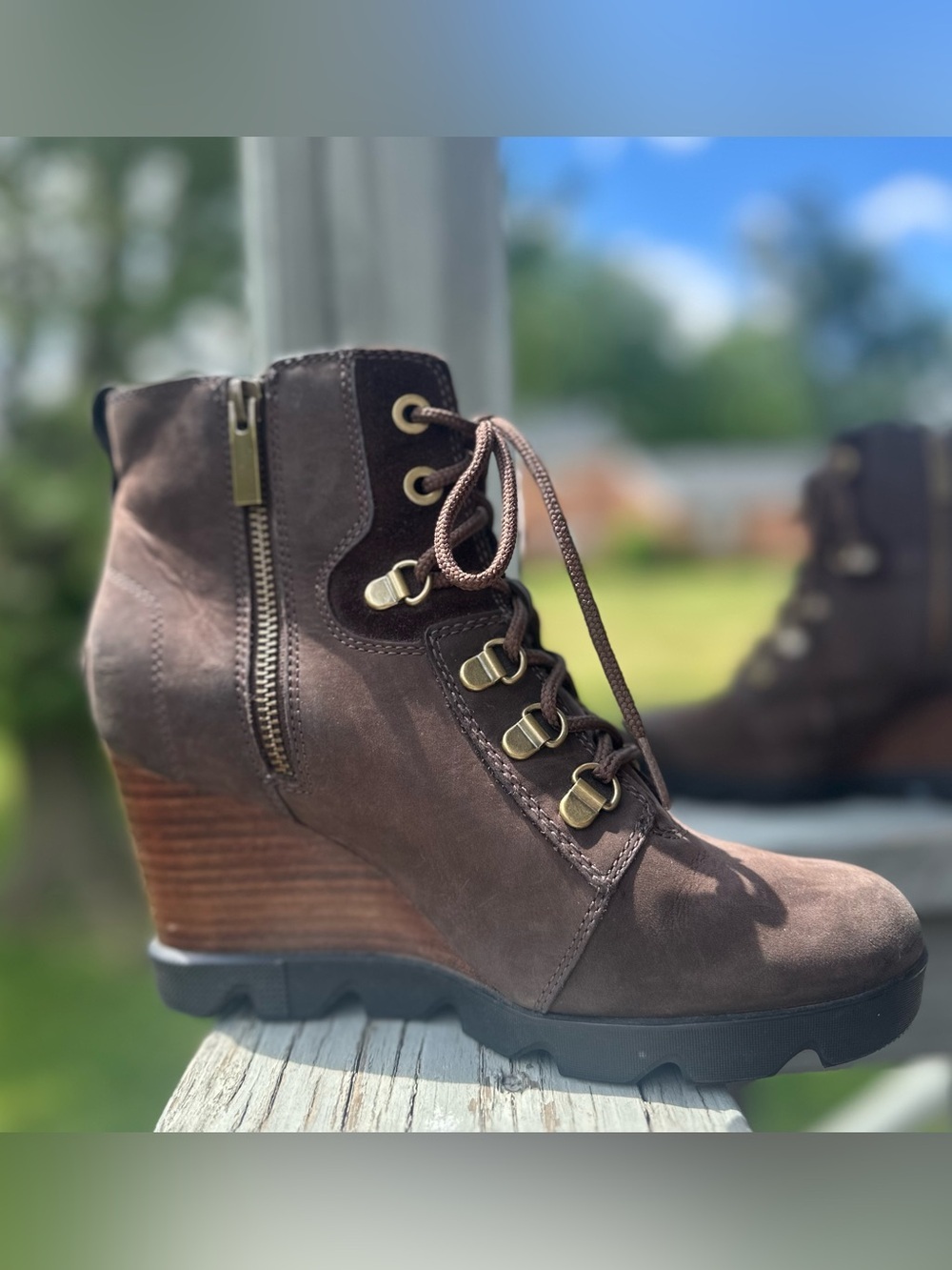 SOREL Wms 8 Joan Uptown Brown Wedge Bootie Lace Up Zip Wood Grain Stack Heel